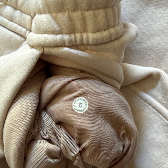 LULULEMON LOUNGEFUL HR WIDE LEG CROP - Picture 4 of 6